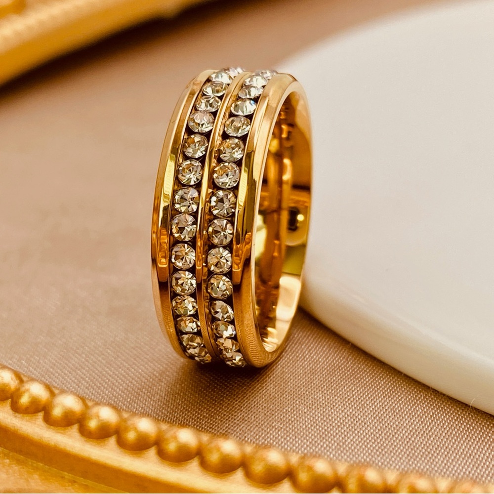 Stunning Titanium Diamonds CZ Wedding Band Ring in Gold - Picture 7 of 10